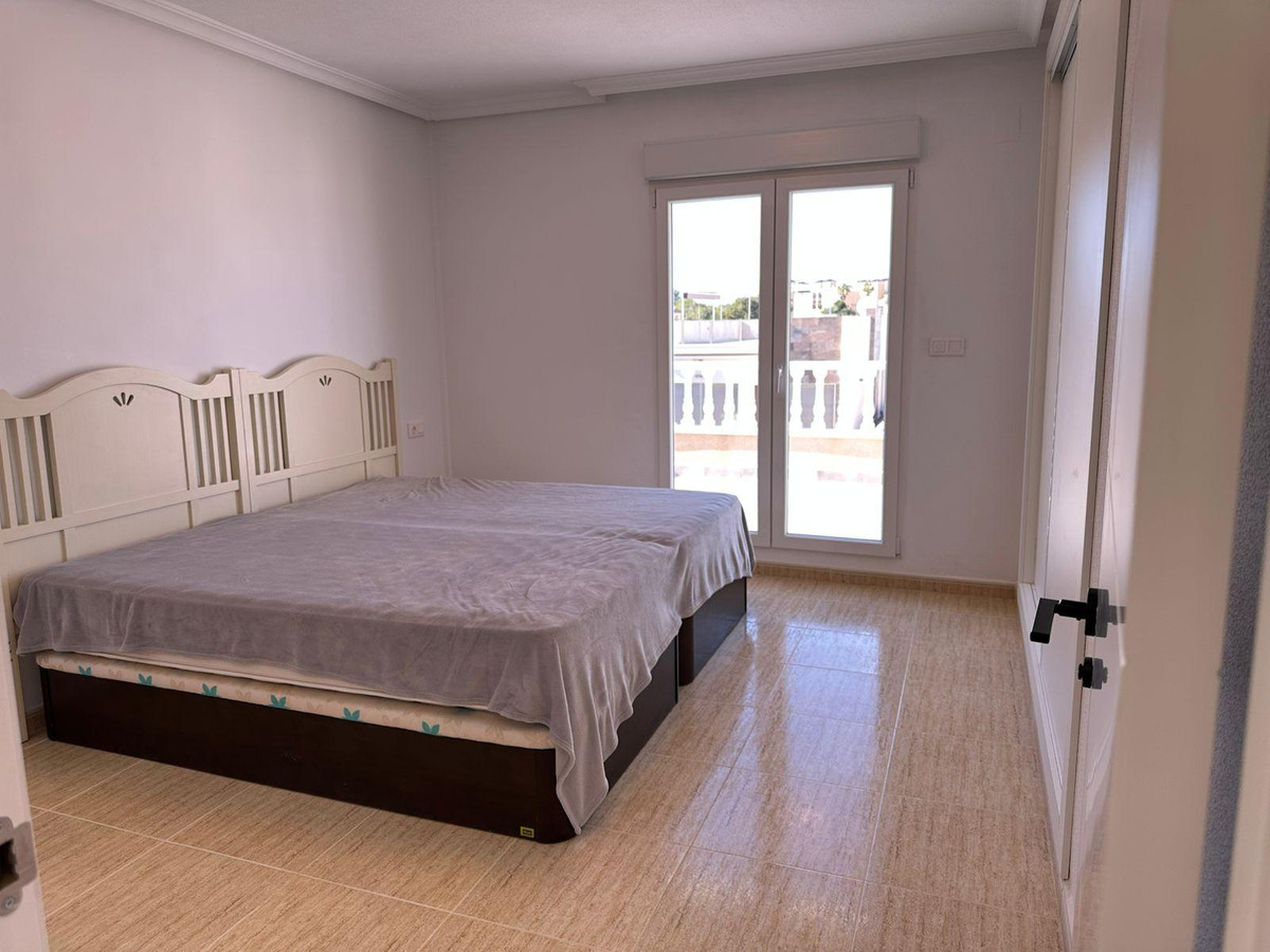 Appartement te koop in Villamartin | 4 slaapkamers H5424121