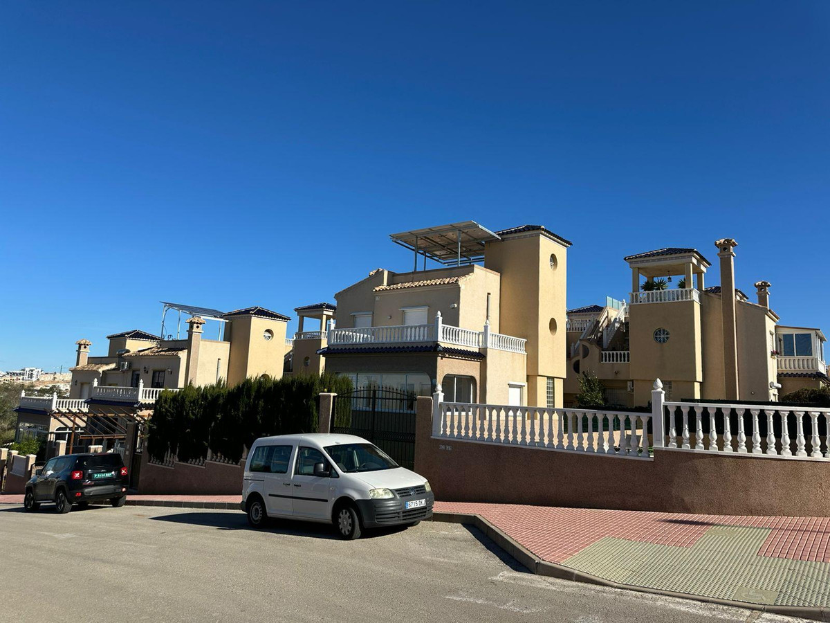 Appartement te koop in Villamartin | 4 slaapkamers H5424121