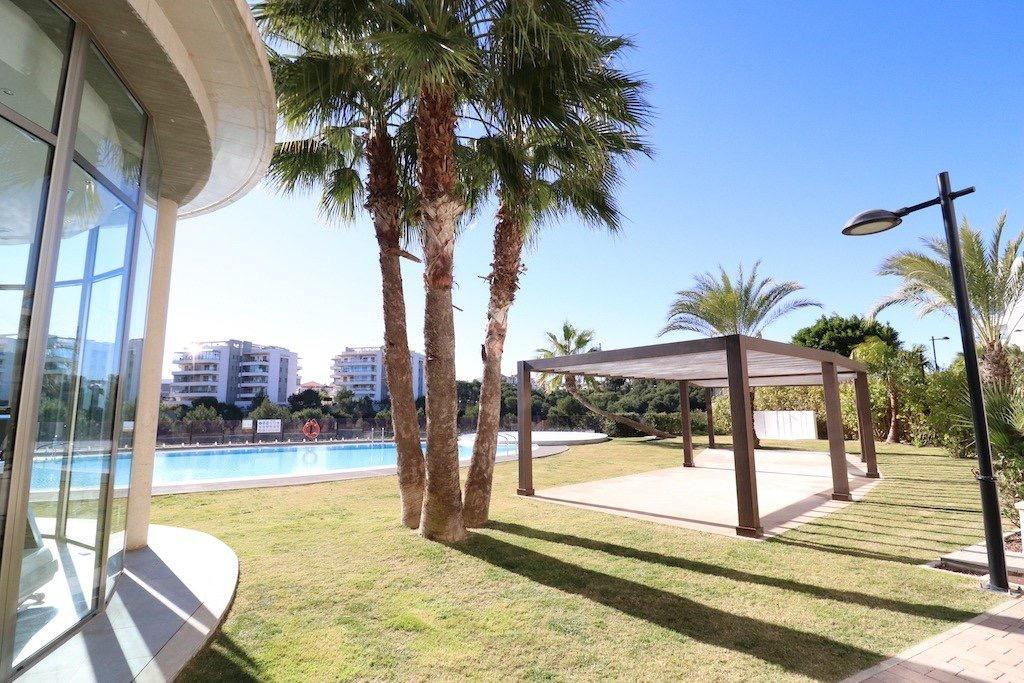 Appartement te koop in Villamartin | 3 slaapkamers H5442343