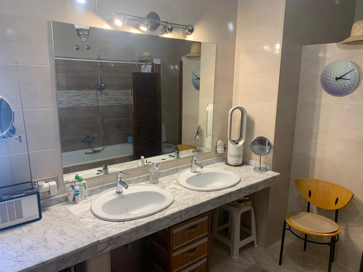 Appartement te koop in Villamartin | 4 slaapkamers H5456458