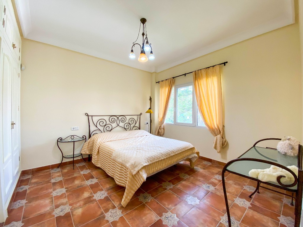 Appartement te koop in Villamartin | 7 slaapkamers H5486842