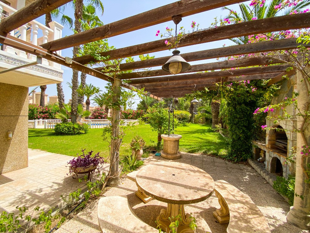 Appartement te koop in Villamartin | 7 slaapkamers H5486842