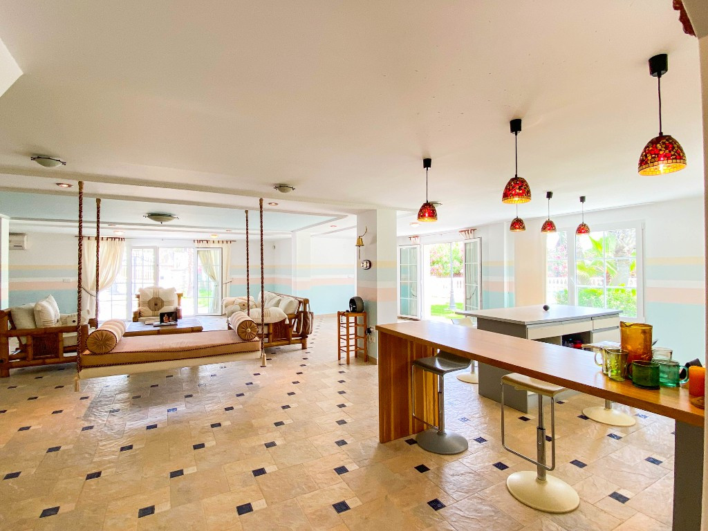 Appartement te koop in Villamartin | 7 slaapkamers H5486842