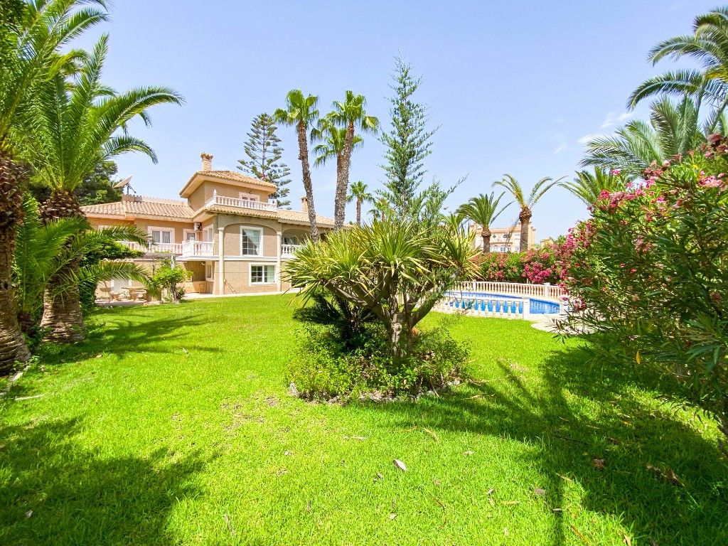 Appartement te koop in Villamartin | 7 slaapkamers H5486842