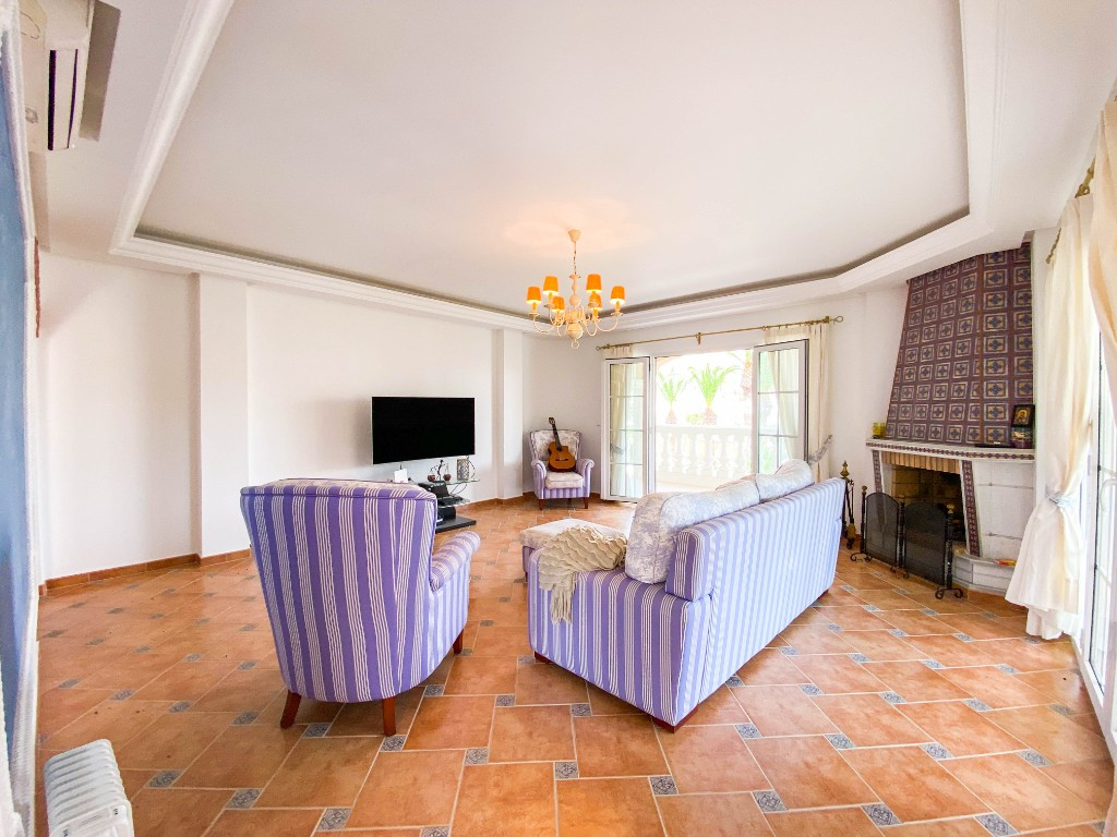 Appartement te koop in Villamartin | 7 slaapkamers H5486842