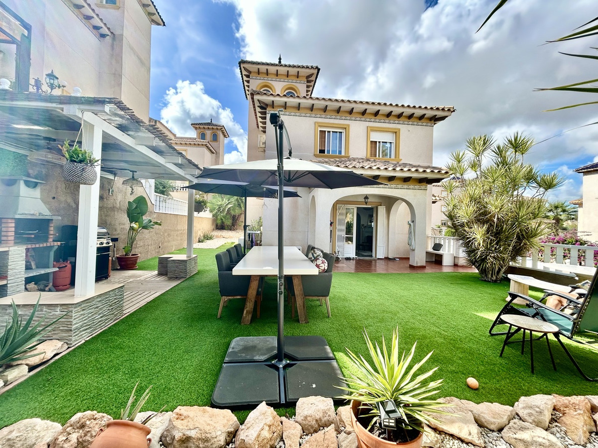 Huis te koop in Villamartin | 4 slaapkamers H5519503