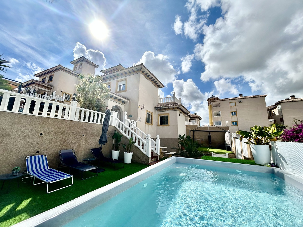 Huis te koop in Villamartin | 4 slaapkamers H5519503