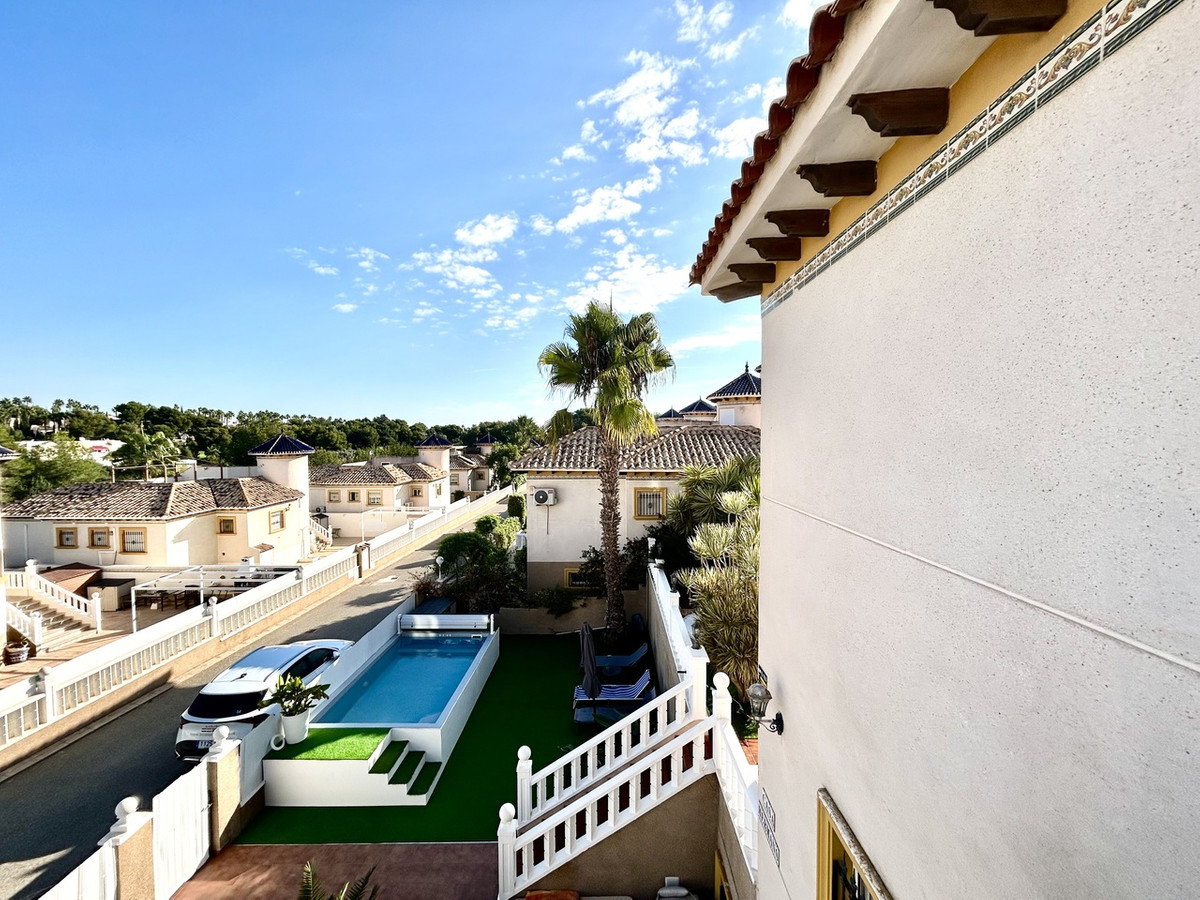Huis te koop in Villamartin | 4 slaapkamers H5519503