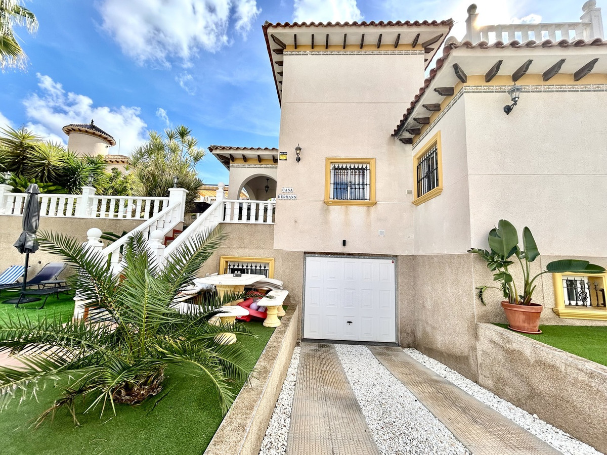 Huis te koop in Villamartin | 4 slaapkamers H5519503
