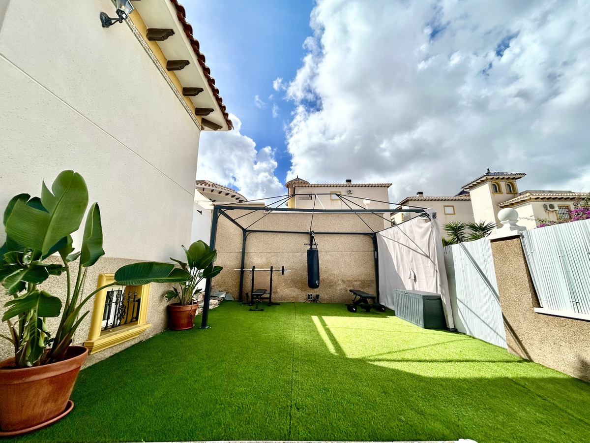 Huis te koop in Villamartin | 4 slaapkamers H5519503