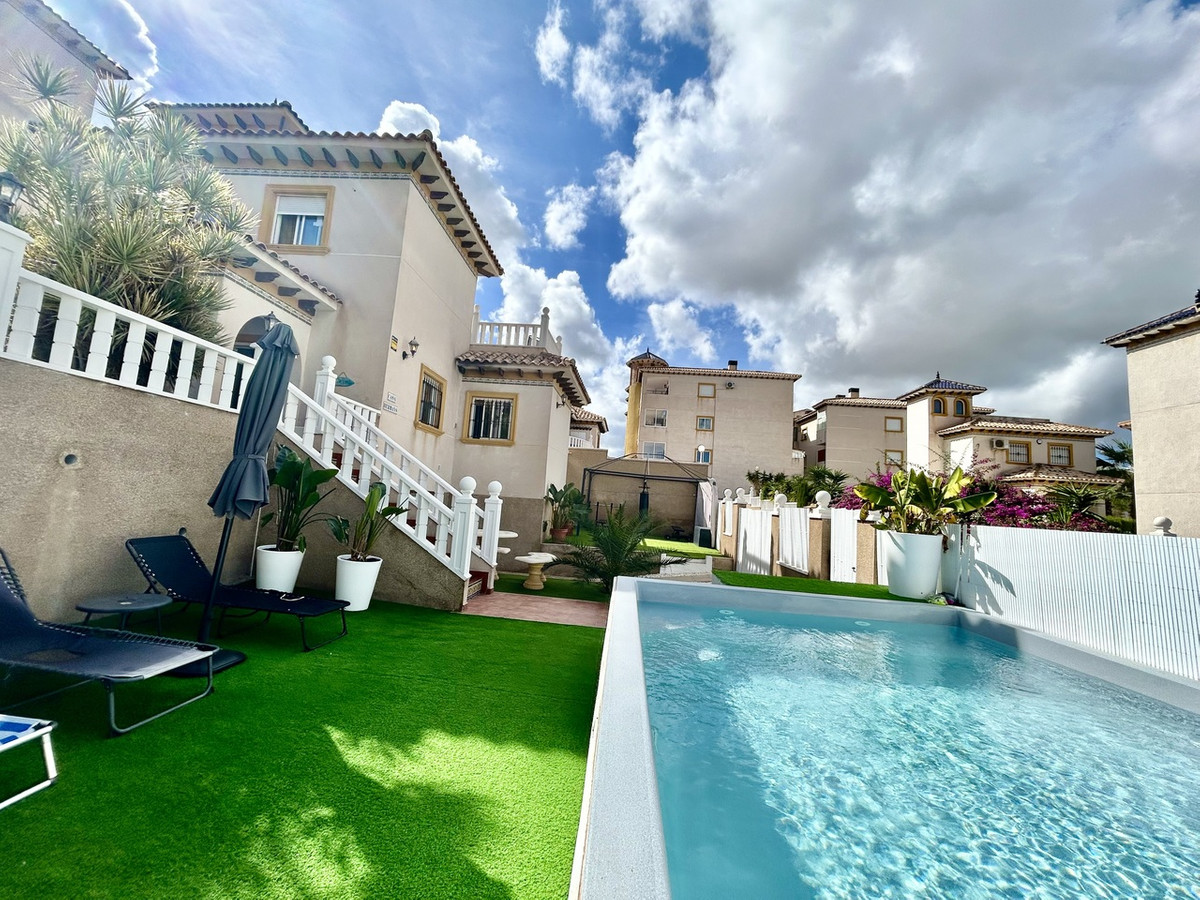 Huis te koop in Villamartin | 4 slaapkamers H5519503
