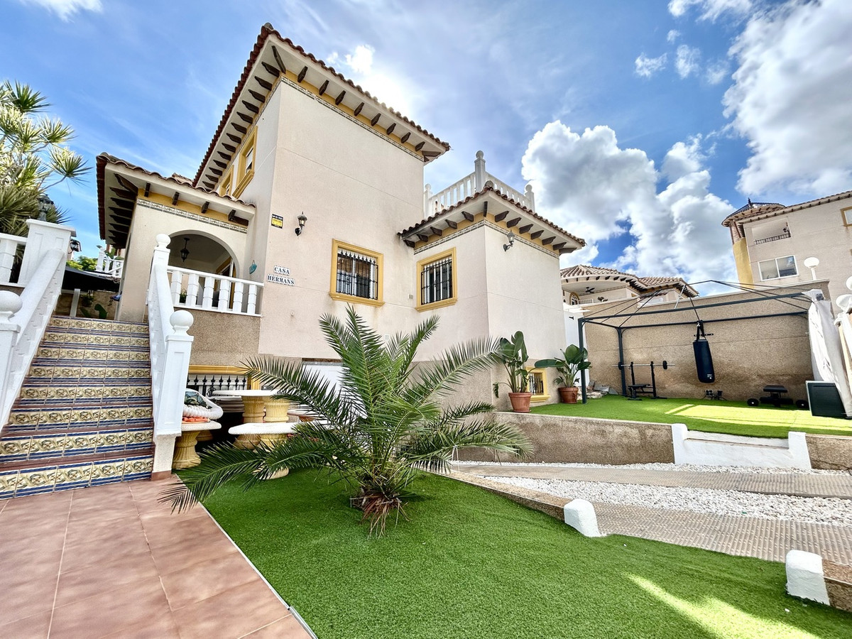 Huis te koop in Villamartin | 4 slaapkamers H5519503