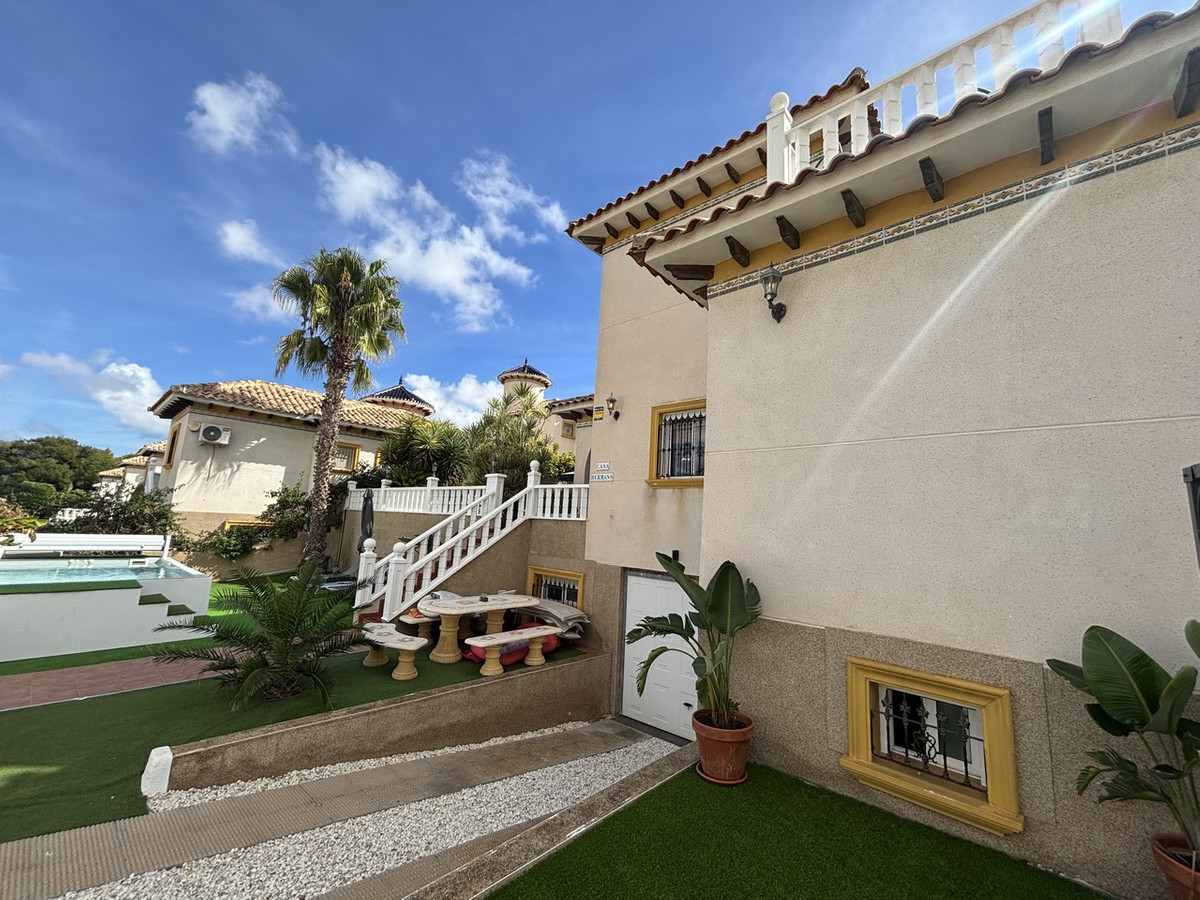 Huis te koop in Villamartin | 4 slaapkamers H5519503