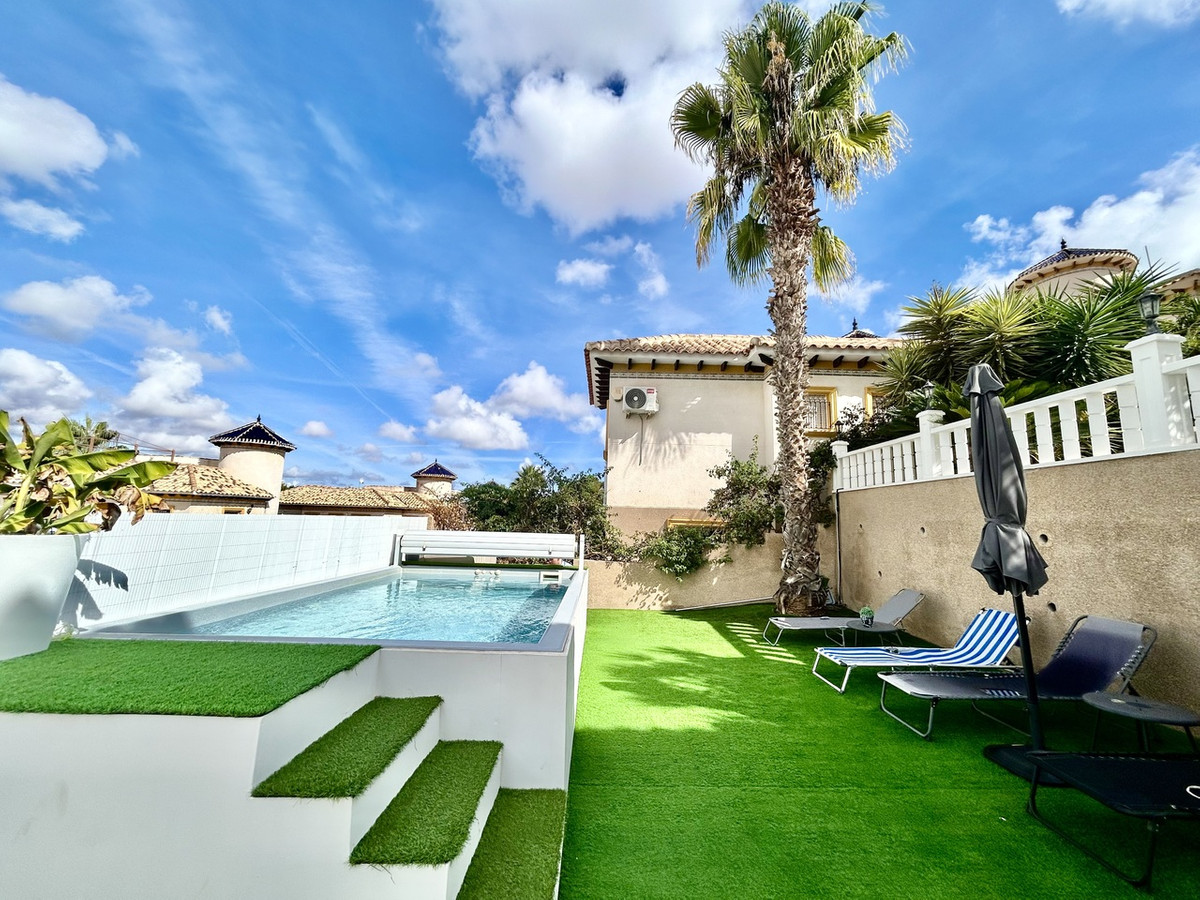 Huis te koop in Villamartin | 4 slaapkamers H5519503