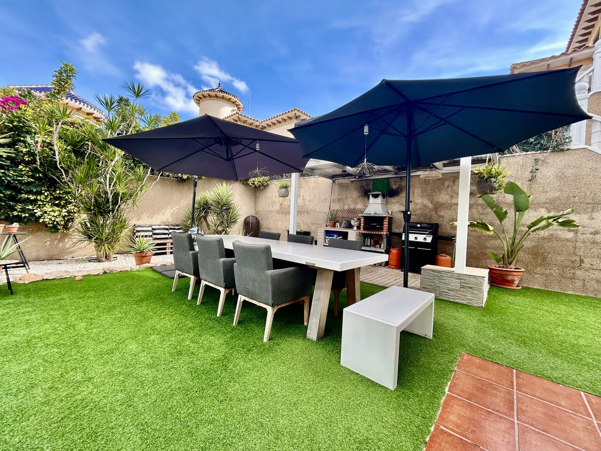 Huis te koop in Villamartin | 4 slaapkamers H5519503