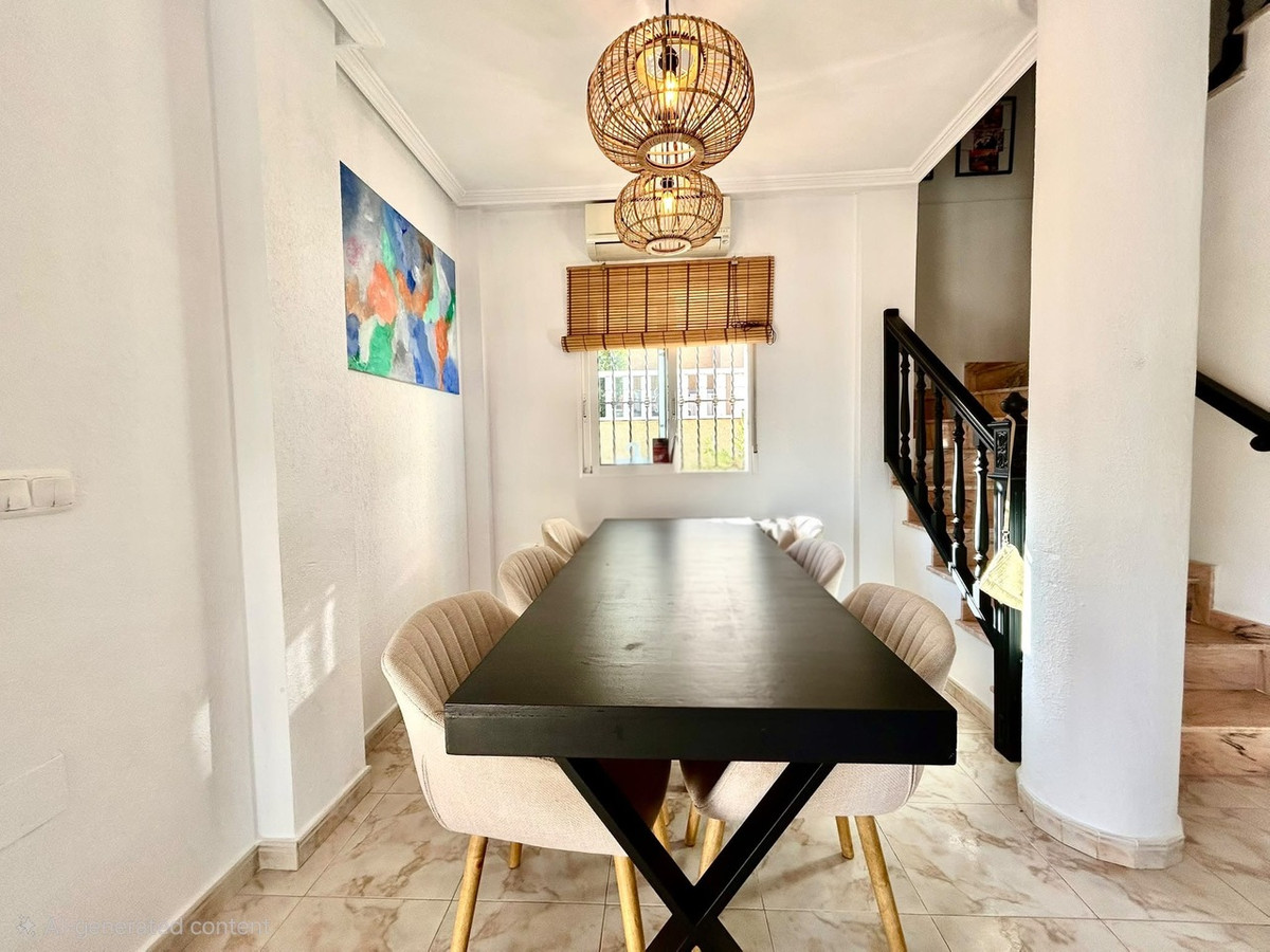 Huis te koop in Villamartin | 4 slaapkamers H5519503