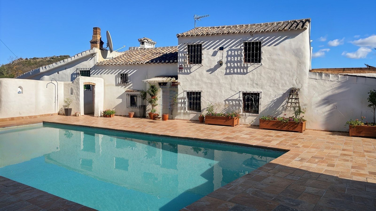 Appartement te koop in Villanueva del Rosario | 9 slaapkamers H5287831