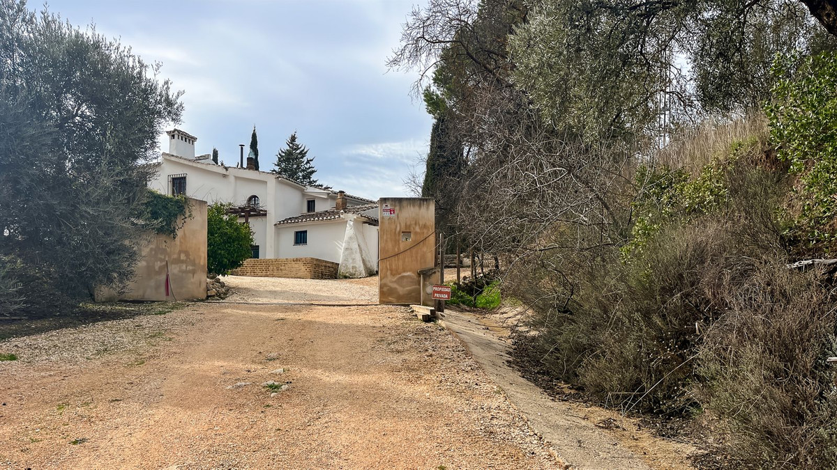 Appartement te koop in Villanueva del Rosario | 9 slaapkamers H5287831