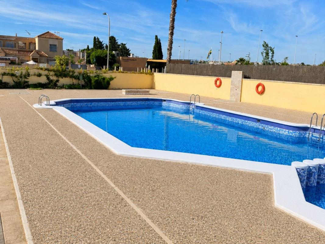 bungalow te koop in Torrevieja | 1 slaapkamers H633571