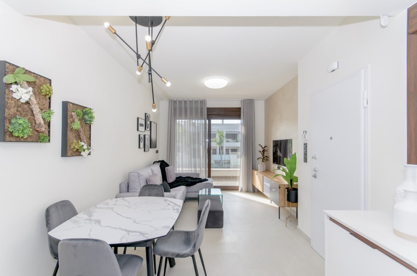 Bungalow te koop in Torrevieja | 2 slaapkamers H6471
