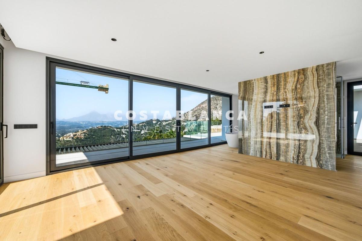 Property main view 100