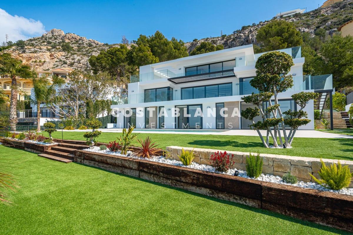 Property main view 210