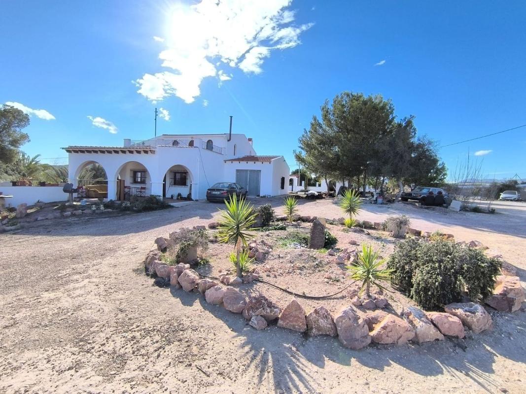 casas te koop in Novelda | 8 slaapkamers H623143