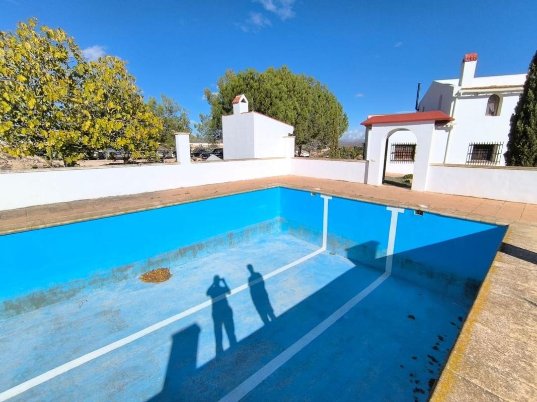 casas te koop in Novelda | 8 slaapkamers H623143