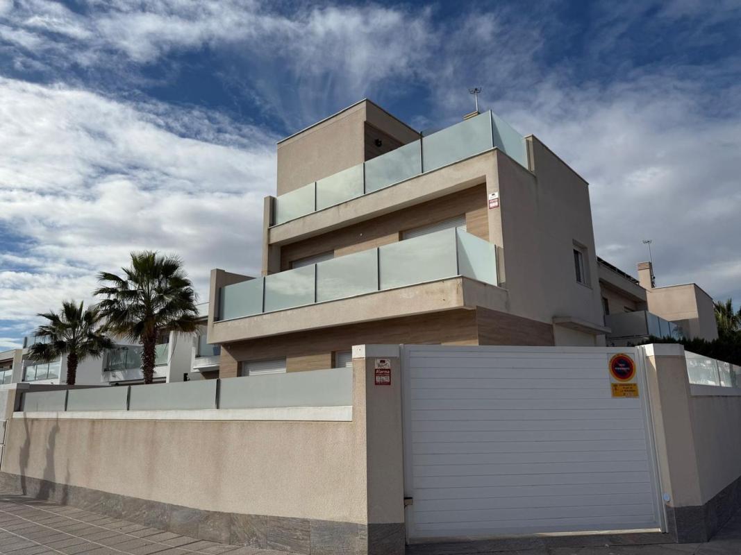 casas te koop in Pilar de la Horadada | 4 slaapkamers H588041