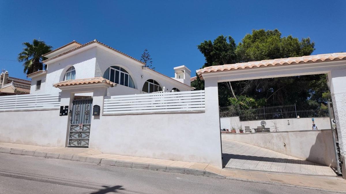 casas te koop in San Miguel de Salinas | 5 slaapkamers H599390
