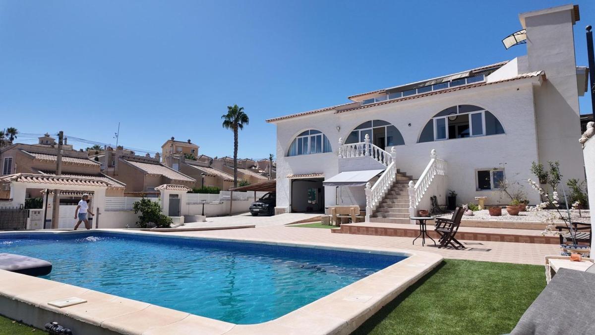 casas te koop in San Miguel de Salinas | 5 slaapkamers H599390