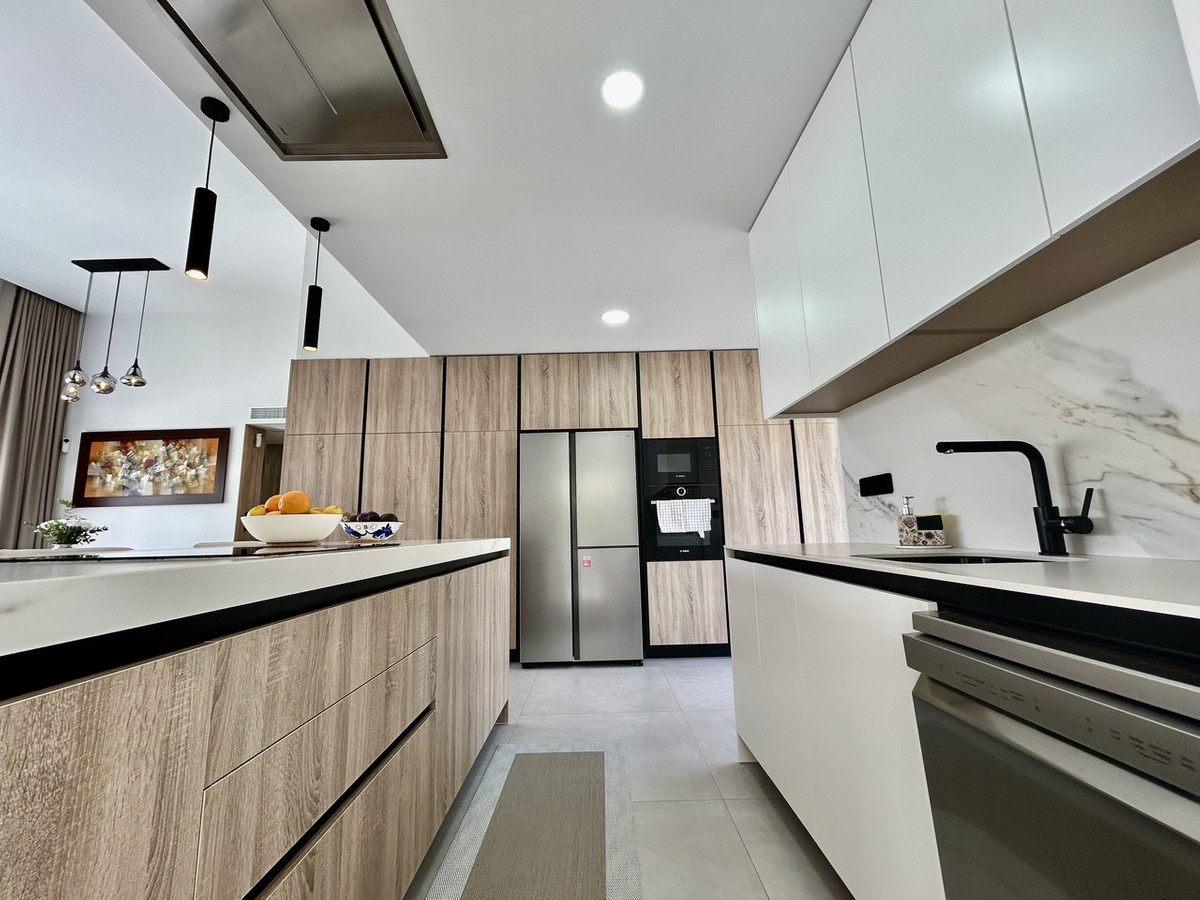 Nachtclub te koop in Algorfa | 4 slaapkamers H5464975