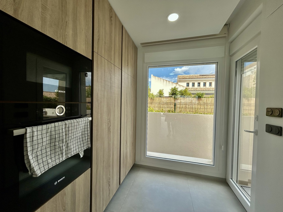 Nachtclub te koop in Algorfa | 4 slaapkamers H5464975