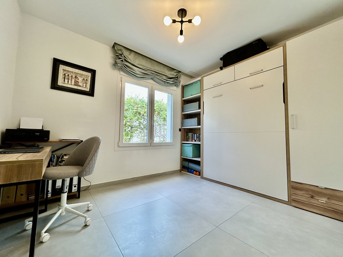 Nachtclub te koop in Algorfa | 4 slaapkamers H5464975