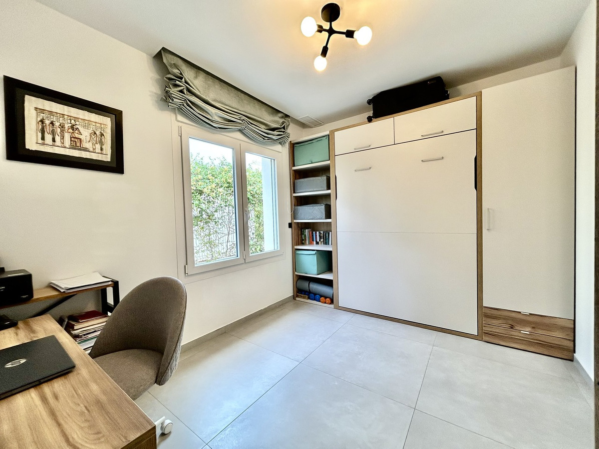 Nachtclub te koop in Algorfa | 4 slaapkamers H5464975