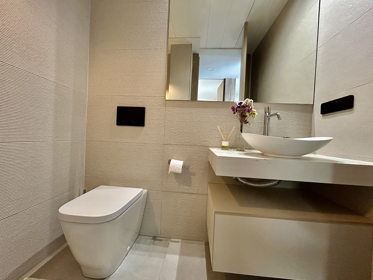 Nachtclub te koop in Algorfa | 4 slaapkamers H5464975