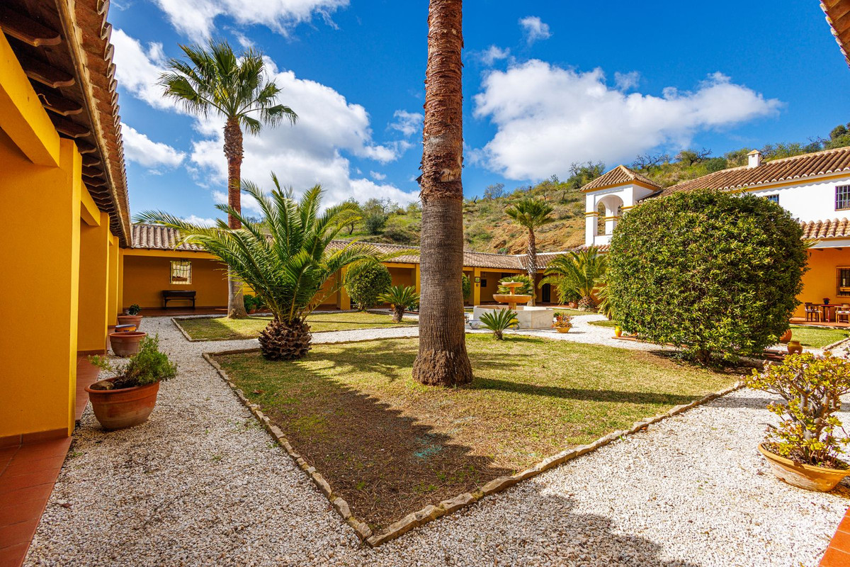 Property main view 60