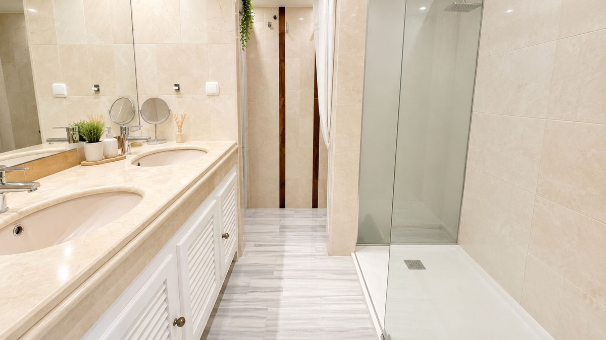 Winkel te koop in Bel Air | 3 slaapkamers H5478877