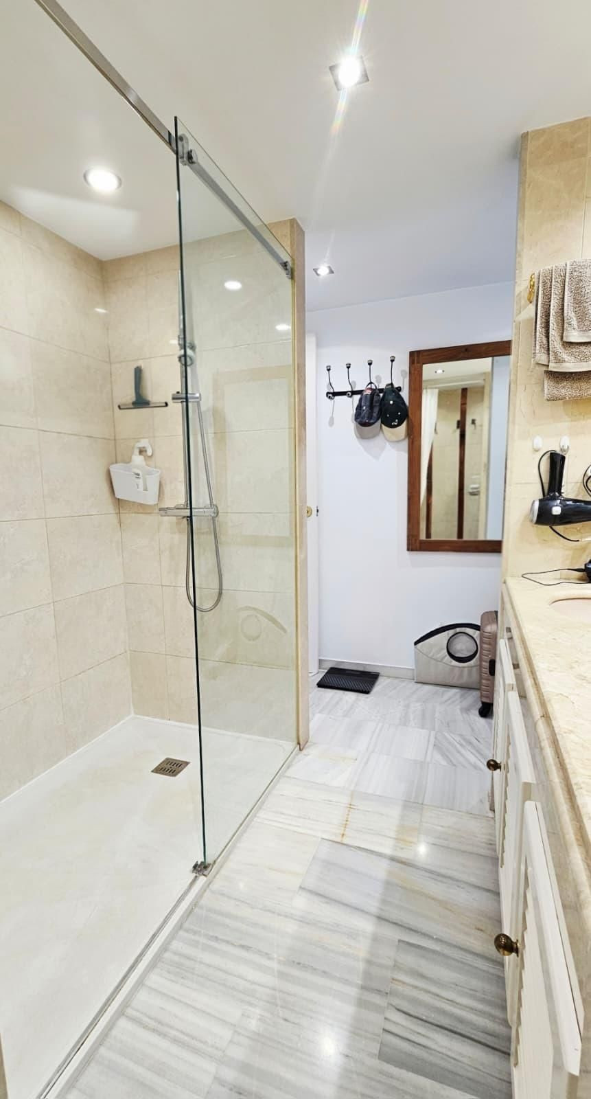Winkel te koop in Bel Air | 3 slaapkamers H5478877