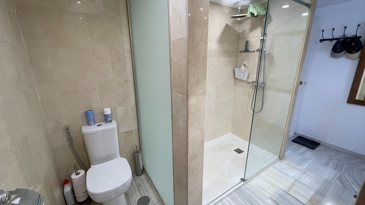 Winkel te koop in Bel Air | 3 slaapkamers H5478877