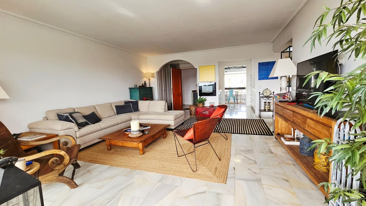 Winkel te koop in Bel Air | 3 slaapkamers H5478877