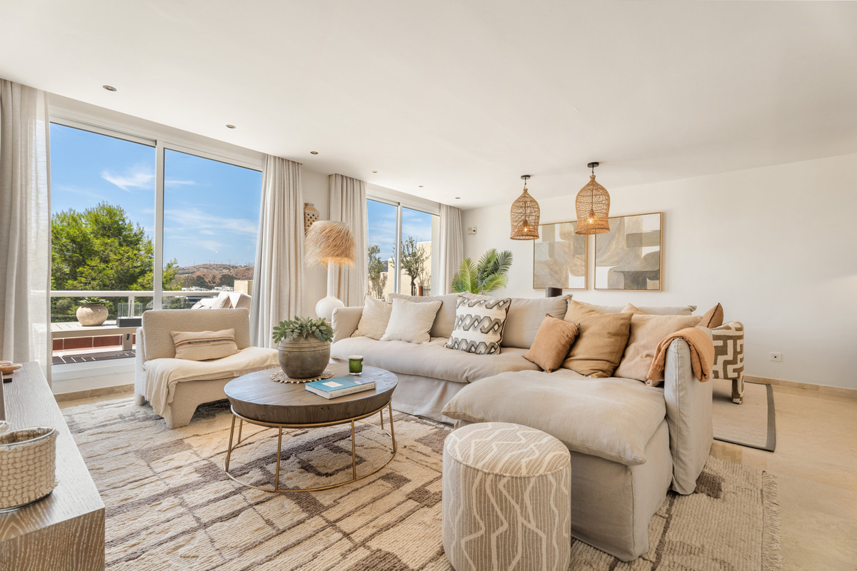 Apartment for sale in Benahavís | 3 bedrooms H5131765