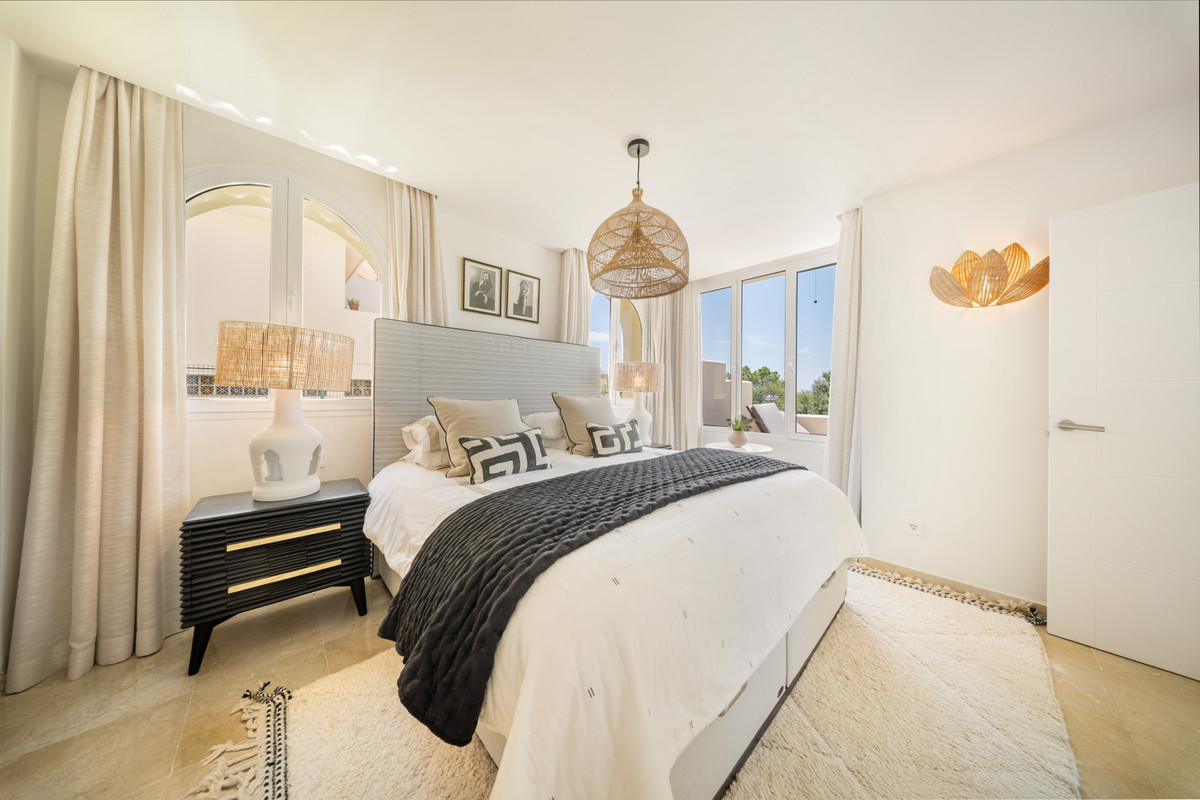 Apartment for sale in Benahavís | 3 bedrooms H5131765
