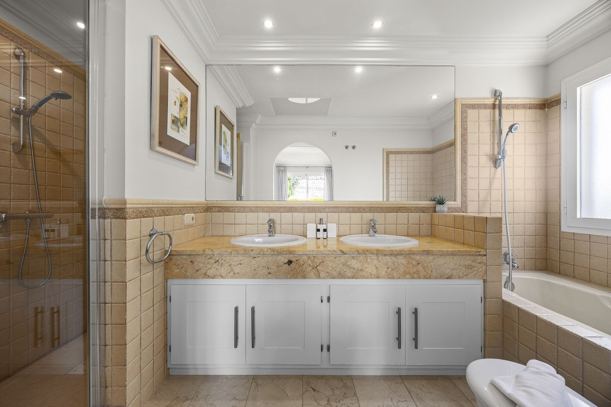 Huis te koop in Benahavís | 8 slaapkamers H5423182