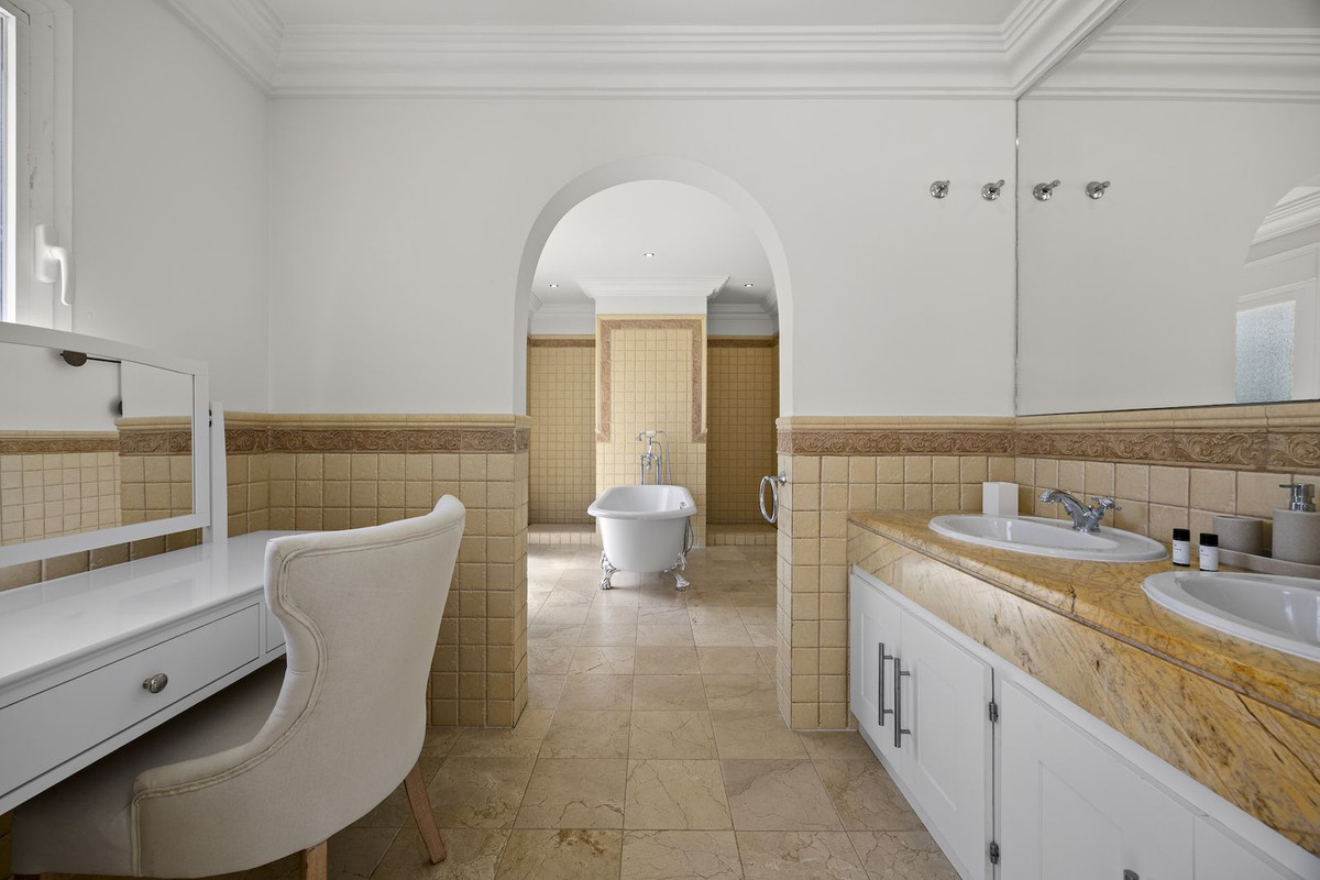 Huis te koop in Benahavís | 8 slaapkamers H5423182