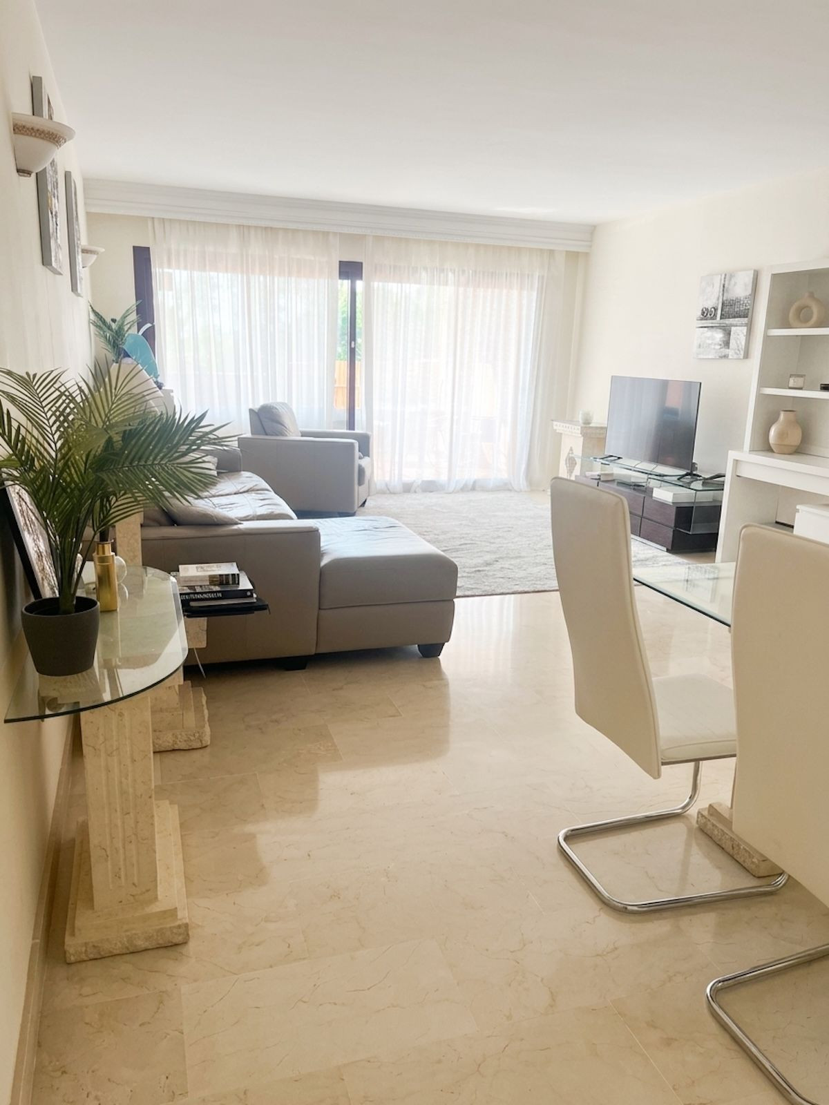 Commercieel te koop in Benahavís | 2 slaapkamers H5464669