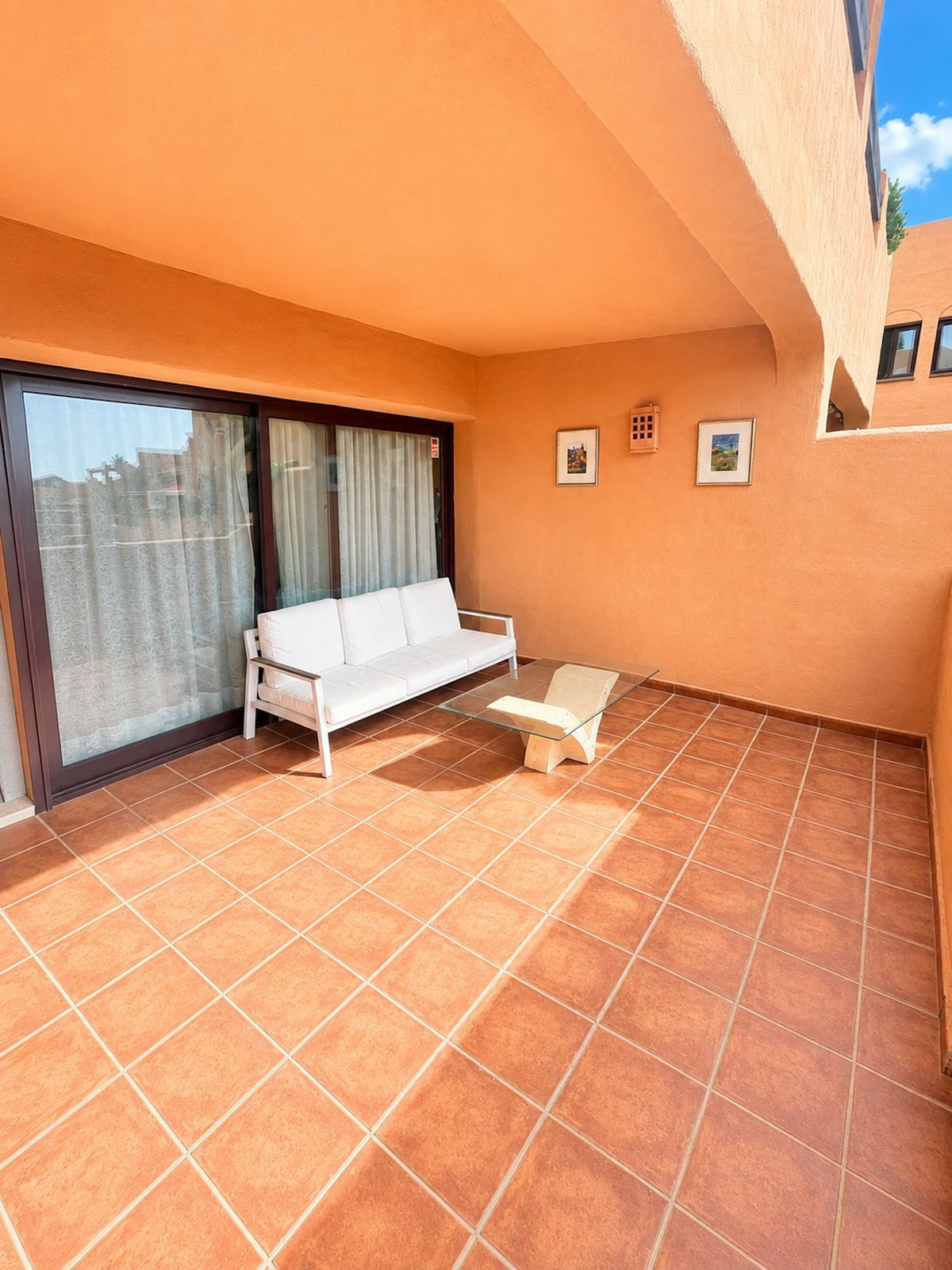 Commercieel te koop in Benahavís | 2 slaapkamers H5464669