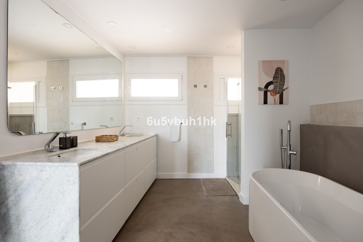 Appartement te koop in Benalmadena Costa | 2 slaapkamers H5485972