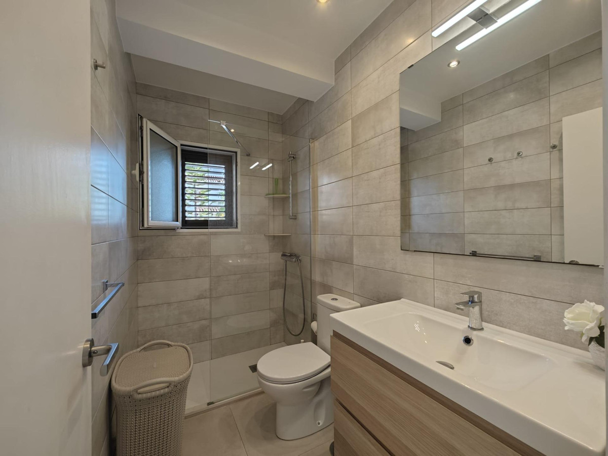 Commercieel te koop in Cabo Roig | 3 slaapkamers H5453623