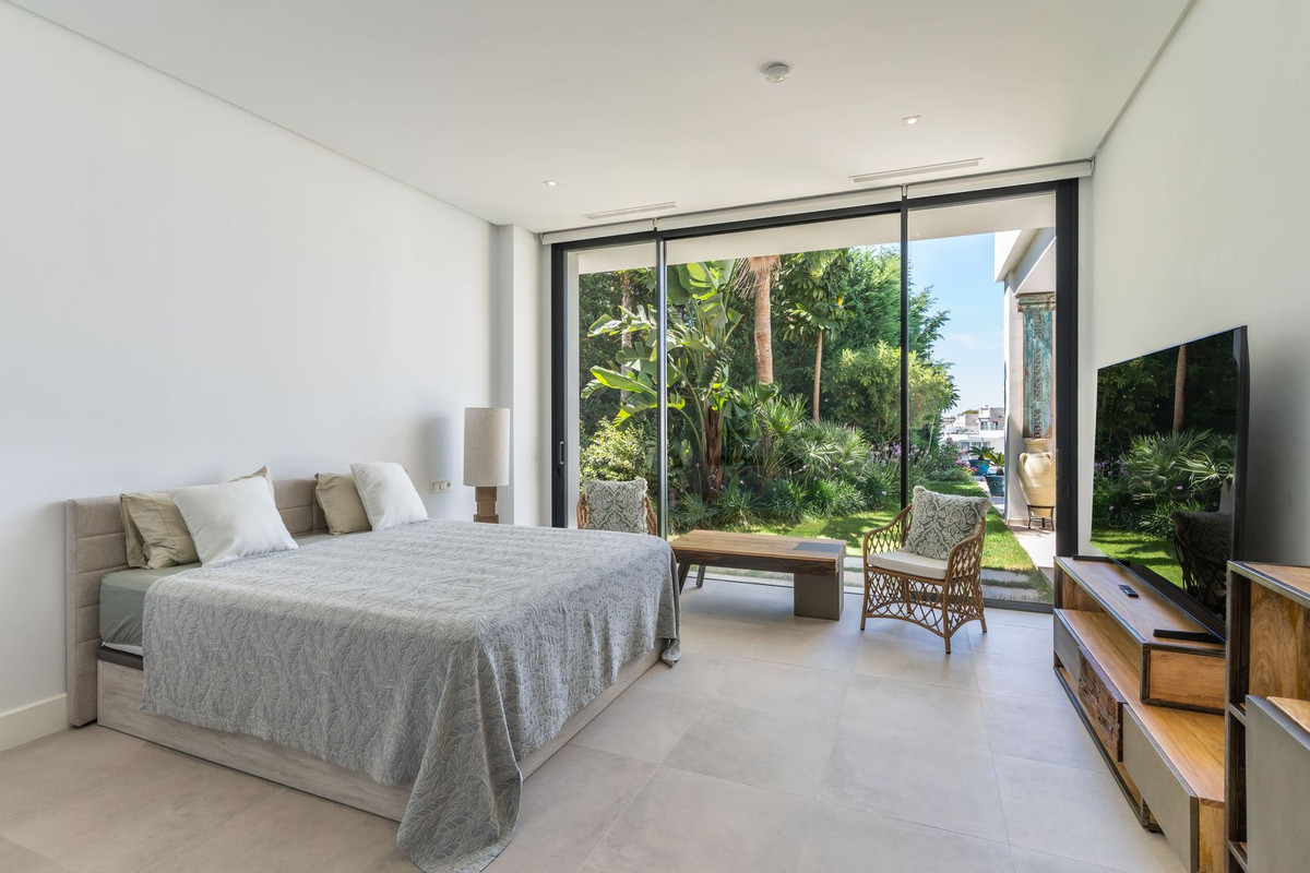 Appartement te koop in Cabopino | 5 slaapkamers H5339008